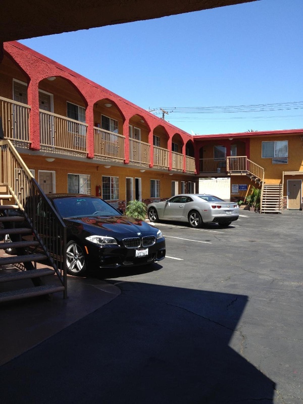 Hyde Park Motel image 5